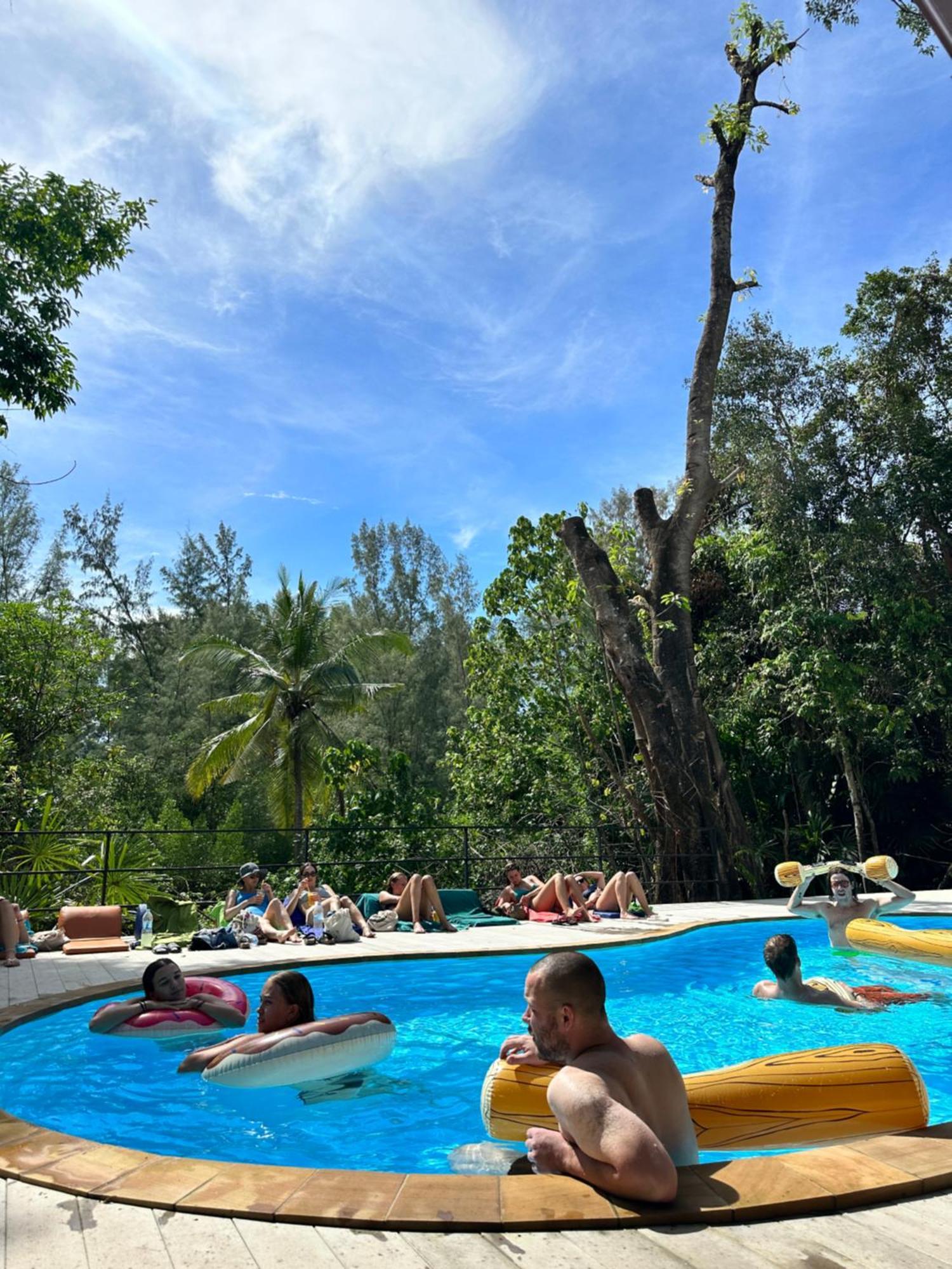 Blanco Hostel Lanta 18 To 35 Ko Lanta Екстериор снимка